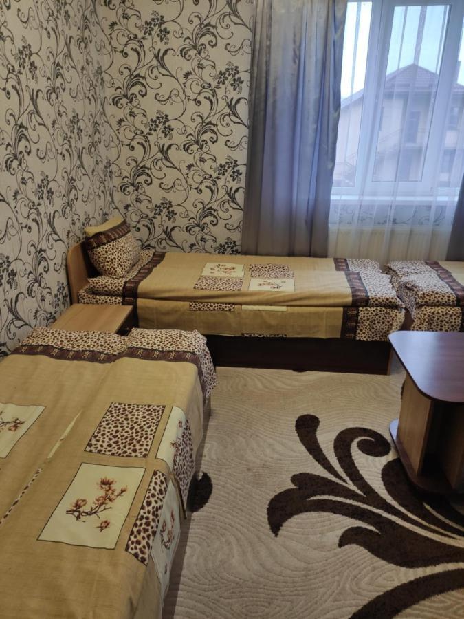 Karavan Hotel Bila Krynytsya  Bagian luar foto