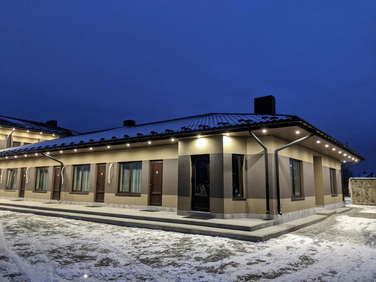 Karavan Hotel Bila Krynytsya  Bagian luar foto