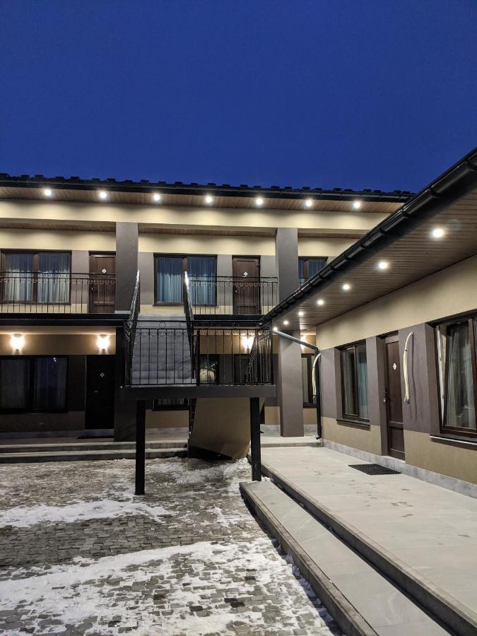 Karavan Hotel Bila Krynytsya  Bagian luar foto
