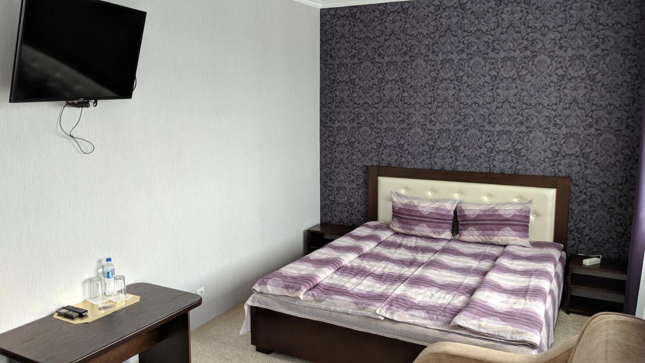 Karavan Hotel Bila Krynytsya  Bagian luar foto
