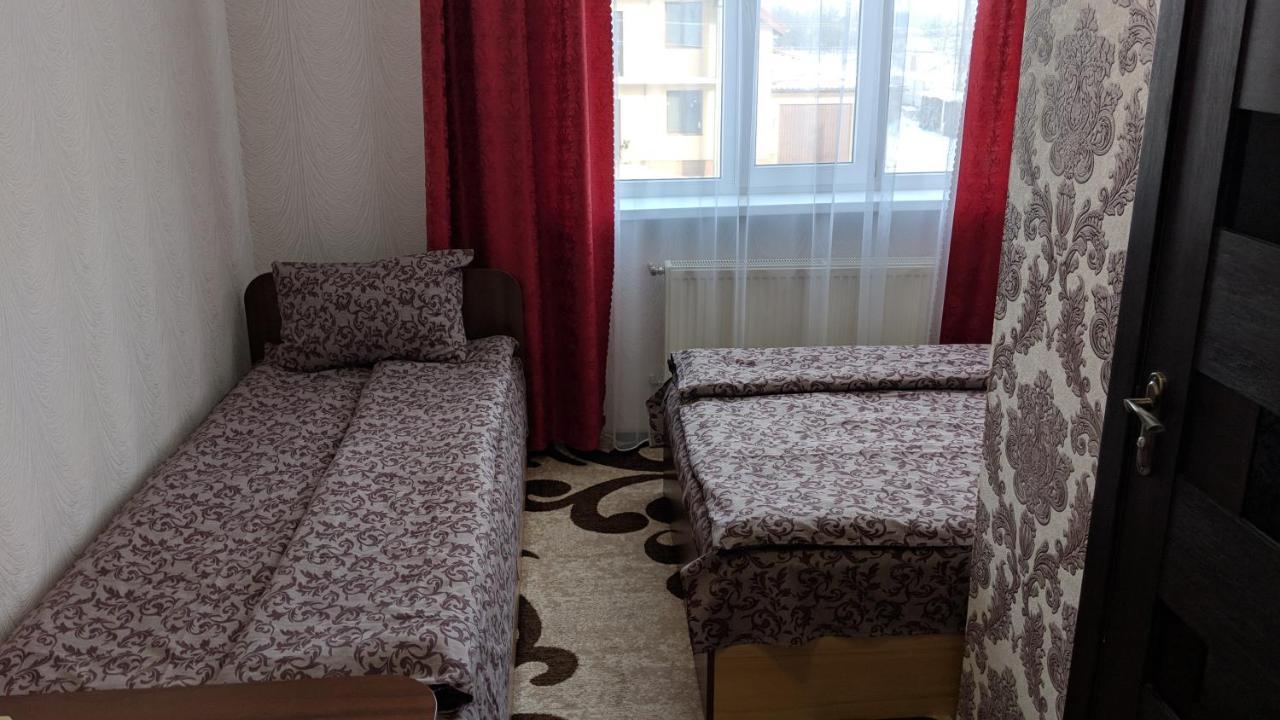 Karavan Hotel Bila Krynytsya  Bagian luar foto