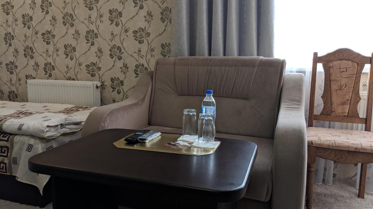 Karavan Hotel Bila Krynytsya  Bagian luar foto