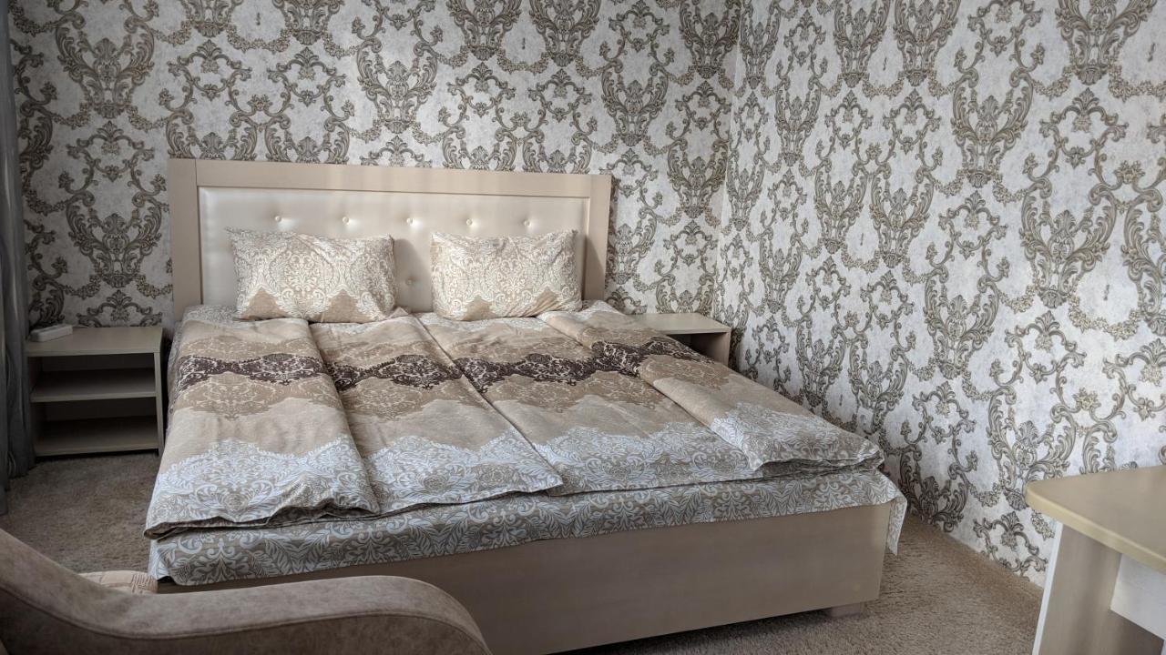 Karavan Hotel Bila Krynytsya  Bagian luar foto