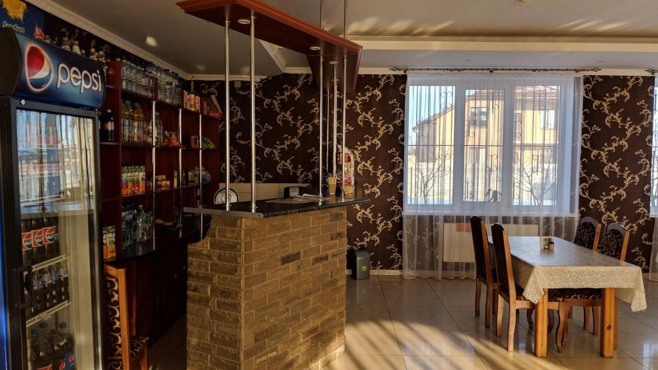 Karavan Hotel Bila Krynytsya  Bagian luar foto