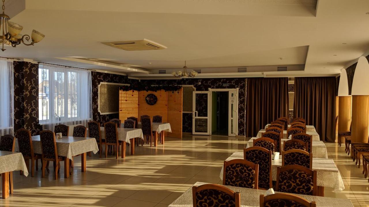 Karavan Hotel Bila Krynytsya  Bagian luar foto