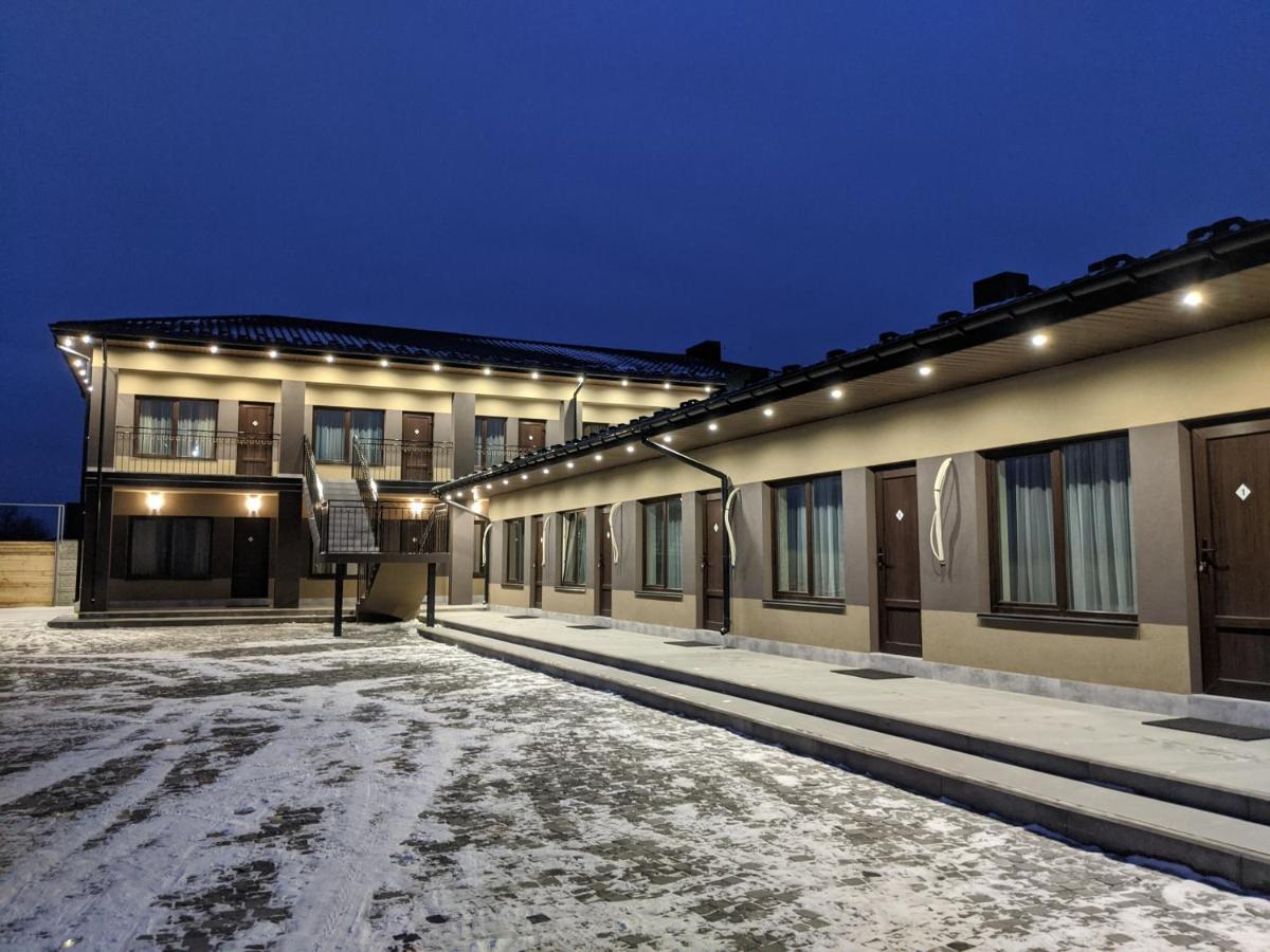 Karavan Hotel Bila Krynytsya  Bagian luar foto