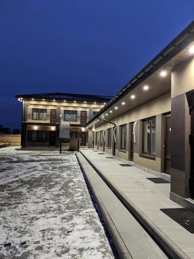 Karavan Hotel Bila Krynytsya  Bagian luar foto