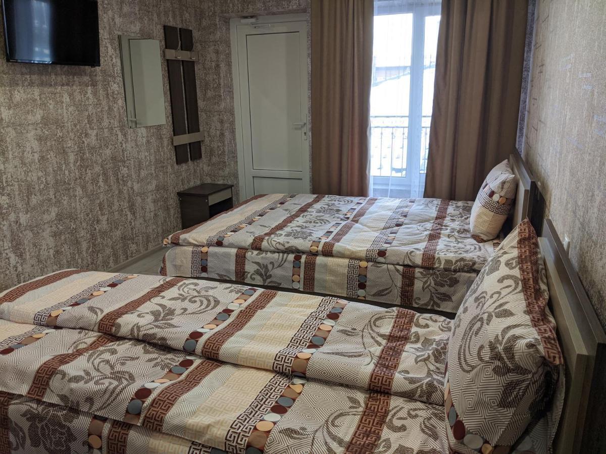 Karavan Hotel Bila Krynytsya  Bagian luar foto
